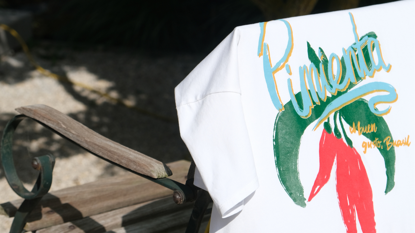 GRAPHIC SPICE TEE