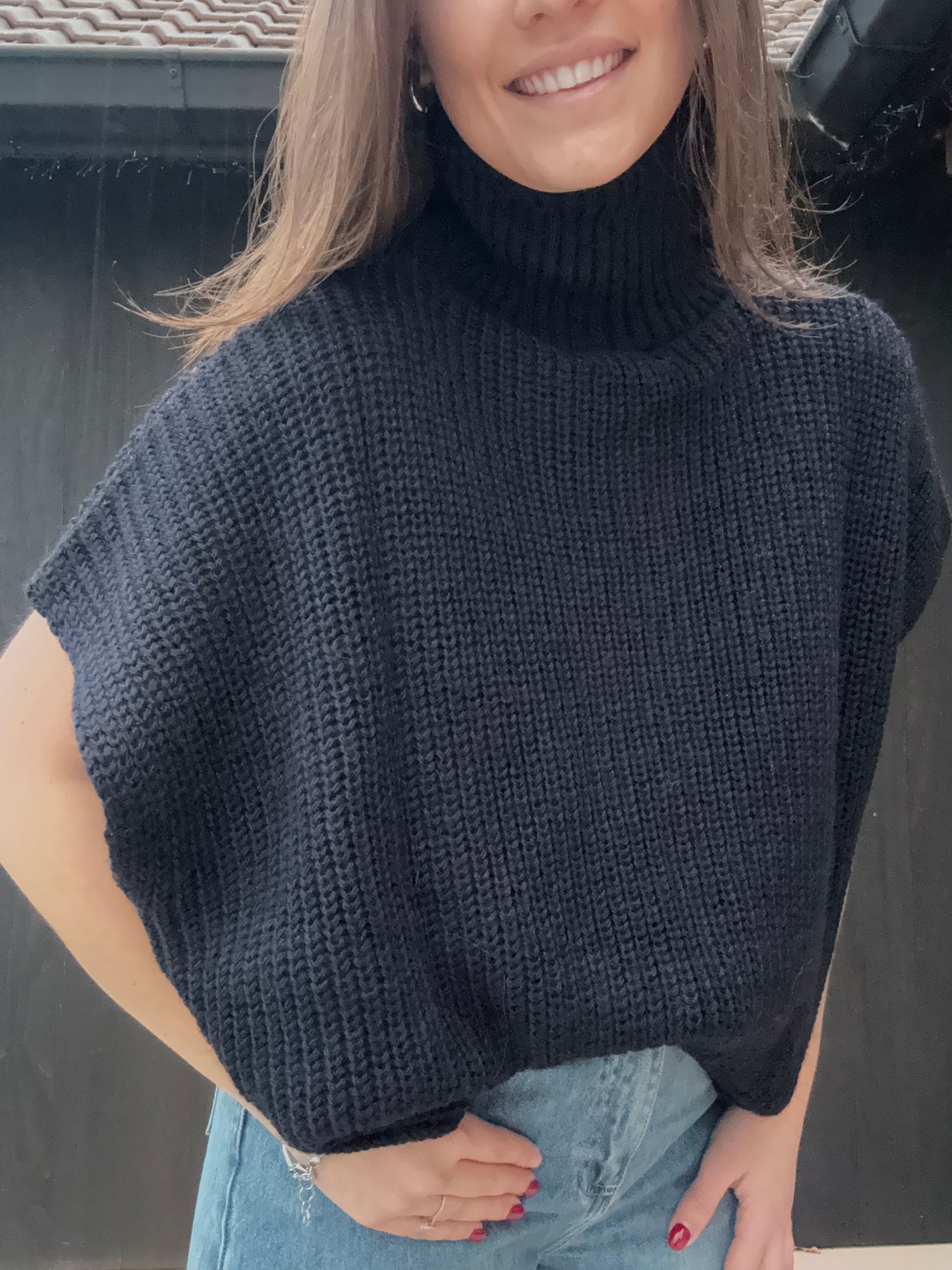 SLEEVELESS KNIT DARK BLUE