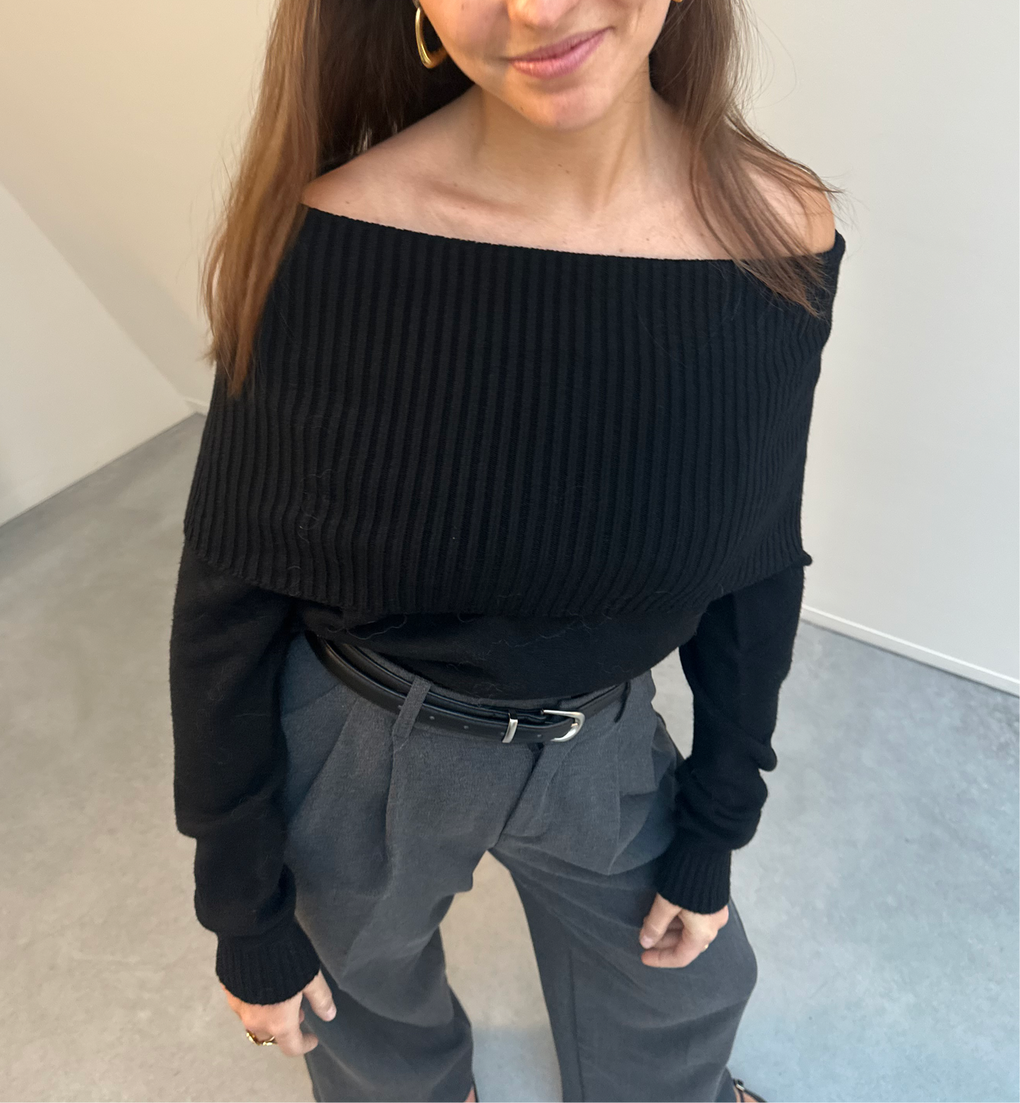 LOLA OFF SHOULDER JUMPER - BLACK