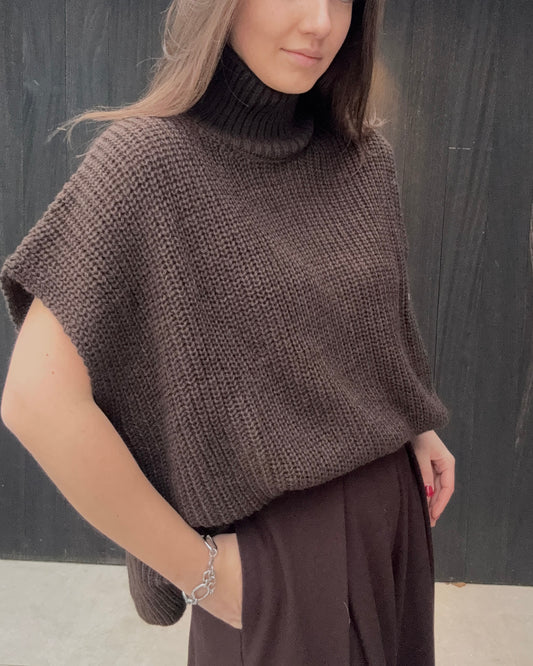 SLEEVELESS KNIT BROWN