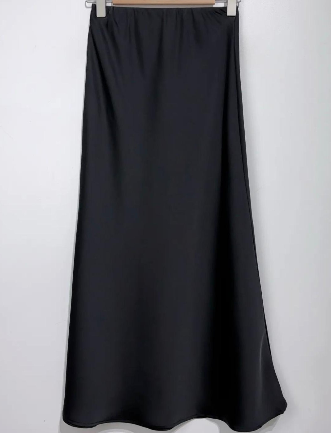 LUANA SATIN SKIRT BLACK